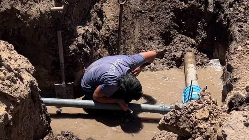 COMENZÓ LA OBRA DE AMPLIACION DE LA RED DE AGUA EN EL BARRIO PLAN FEDERAL DE 107