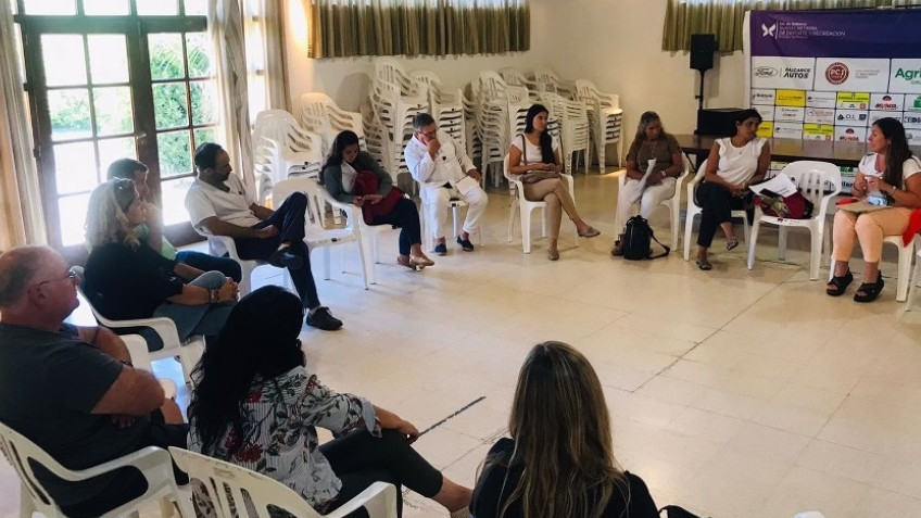 REUNIÓN SOBRE NUTRICIÓN Y DEPORTE A REFERENTES LOCALES QUE TRABAJAN EN NIÑEZ Y ADOLESCENCIA
