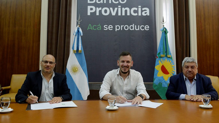 EL INTENDENTE GESTIONÓ UN CREDITO PARA LA COMPRA DE UN VEHICULO Y UN UTILITARIO