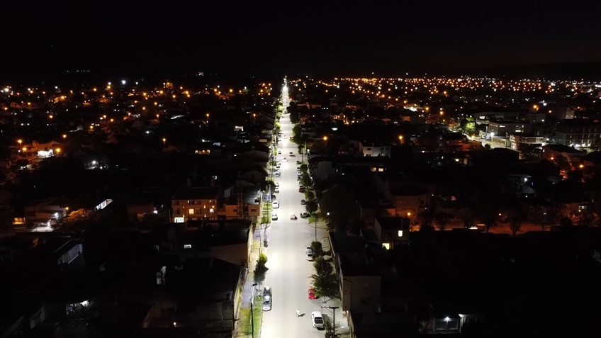 SE COMPLETÓ EL RECAMBIO DE LUMINARIA EN SUIPACHA DESDE PUEYRREDÓN HASTA FAVALORO