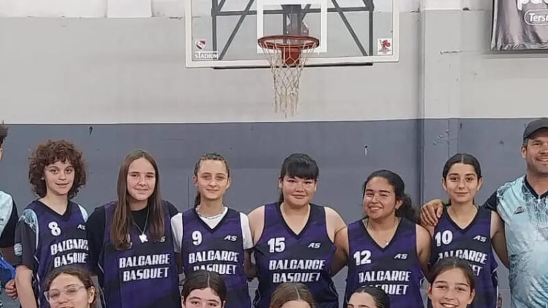 SE JUGÓ AMISTOSO DE BÁSQUET EN LOBERÍA