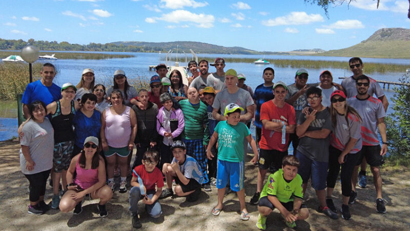 LA ESCUELA DE DEPORTE ADAPTADO DISFRUTÓ EN LA LAGUNA