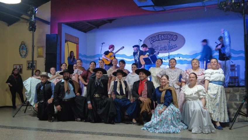 Peña folklórica en la Pulpería Máximo Cabrera
