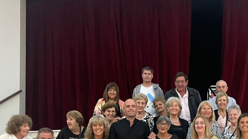 Adultos mayores disfrutaron en el Teatro Auditorium