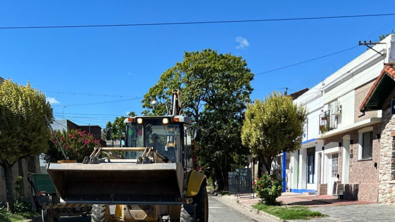 Bacheo a cargo del municipio en 22 y 25