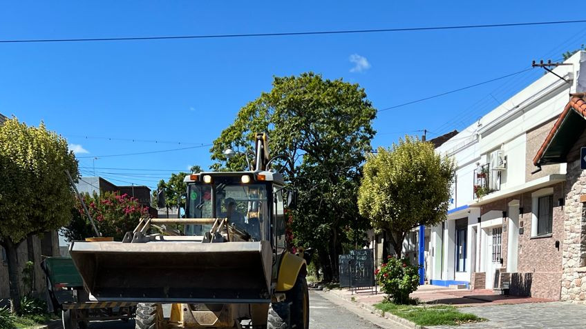 Bacheo a cargo del municipio en 22 y 25