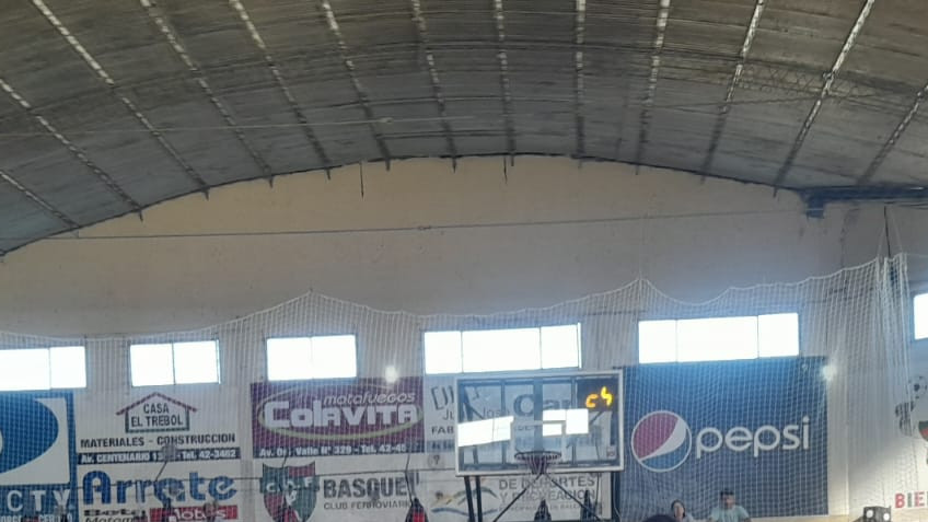 Básquet: Escuela Municipal enfrentó a Independiente