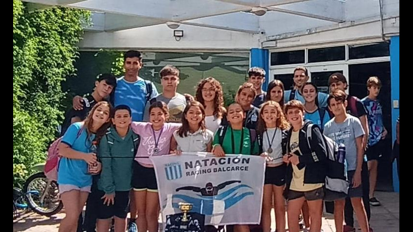 Buenos resultados consiguió Racing Club en torneo de natación