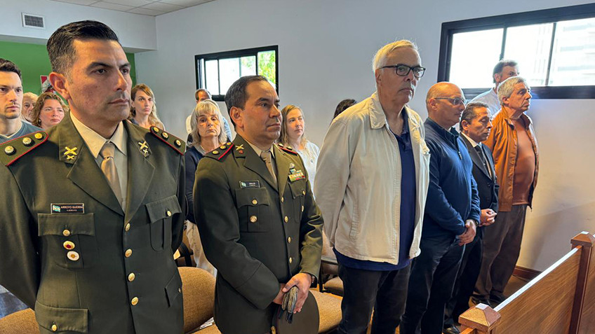 Con emoción y solemnidad fueron condecoradas las banderas de guerra de Malvinas