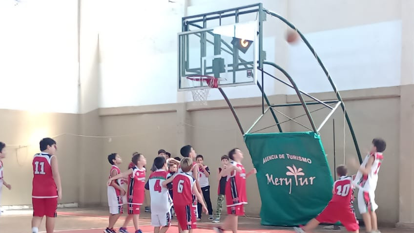Balcarce de local en la liga de básquet de Tandil