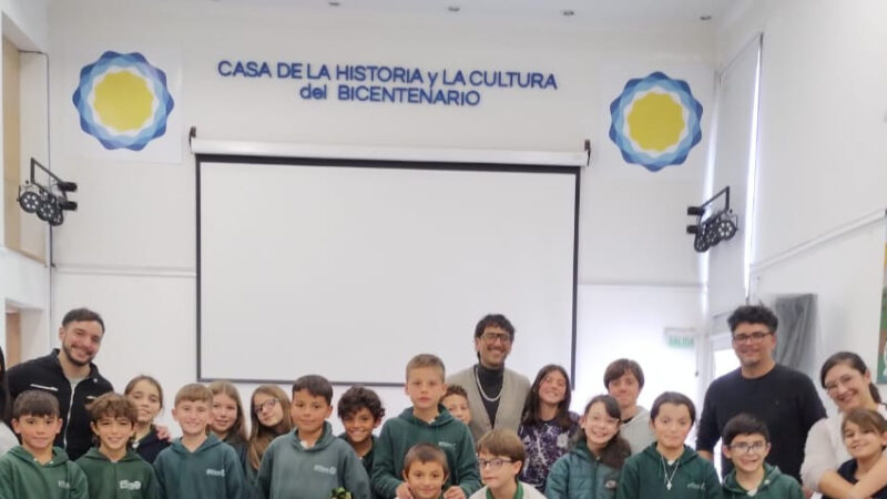 Alumnos  del colegio Santa Rosa visitaron la Orquesta Escuela