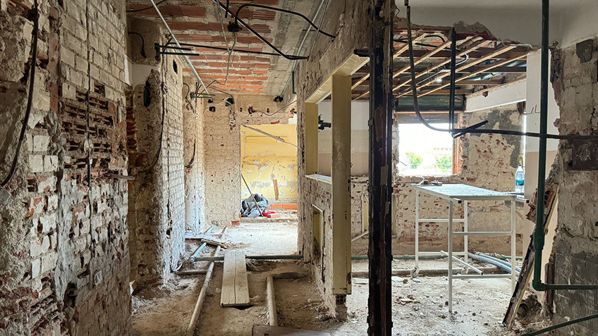 Avanzan las obras de remodelación en el segundo piso del hospital local