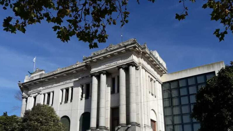 Reducción de tasas para jubilados, pensionados, discapacitados y personas con escasos recursos