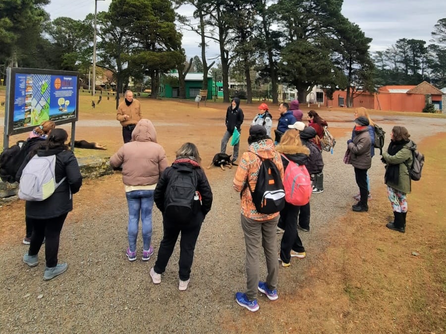 VISITA DE CONTINGENTES MARPLATENSES A LOS GEOSITIOS DE BALCARCE