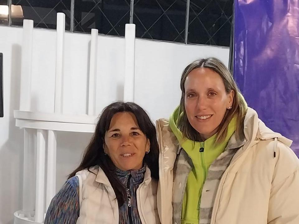 VICTORIA MARÍA ZULOAGA ESTUVO EN BALCARCE CON UNA CHARLA SOBRE HOCKEY