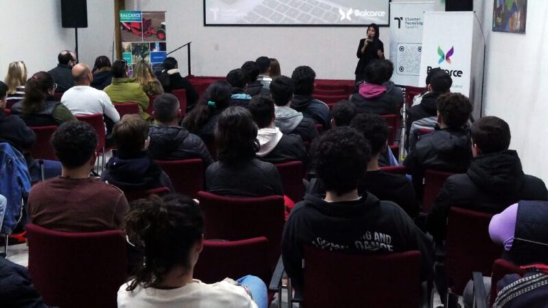 SE PRESENTÓ OFICIALMENTE LA CARRERA DE DESARROLLADOR WEB FULL STACK EN BALCARCE