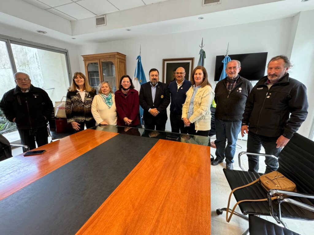 REINO RECIBIÓ LA VISITA DE GOBERNADOR DEL DISTRITO DE ROTARY