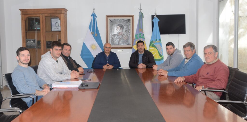 EL INTENDENTE CONVERSÓ CON LA NUEVA DIRIGENCIA DE LA SOCIEDAD RURAL LOCAL