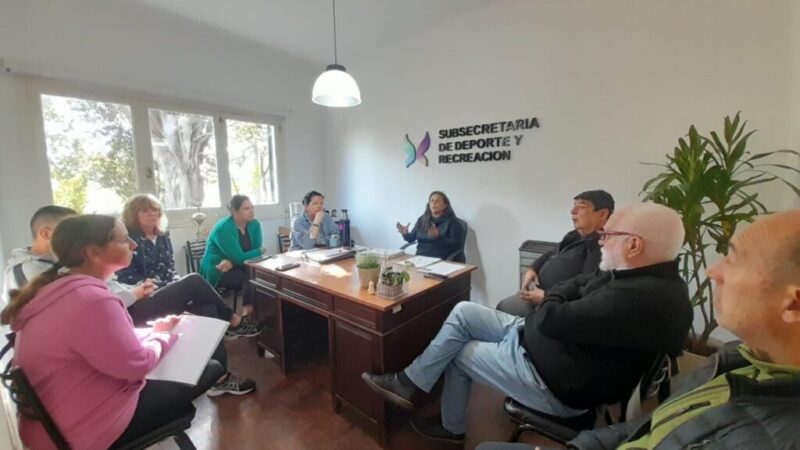 ENTREGA DE INDUMENTARIA POR BONAERENSES