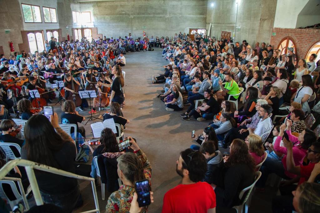 DESTACADA PRESENTACIÓN DEL ENCUENTRO DE ORQUESTAS ESCUELA INFANTO JUVENILES