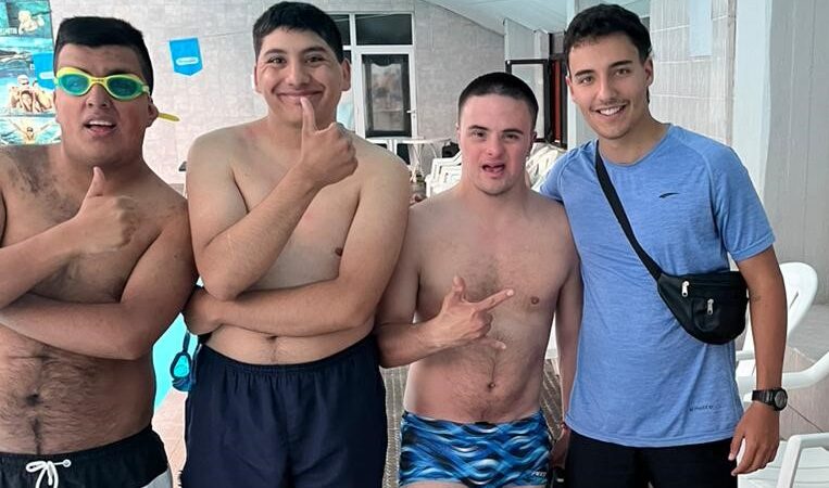 ÉXITOS DE LA ESCUELA DE DEPORTE ADAPTADO BALCARCE EN EL TORNEO NACIONAL DE NATACIÓN DE NECOCHEA