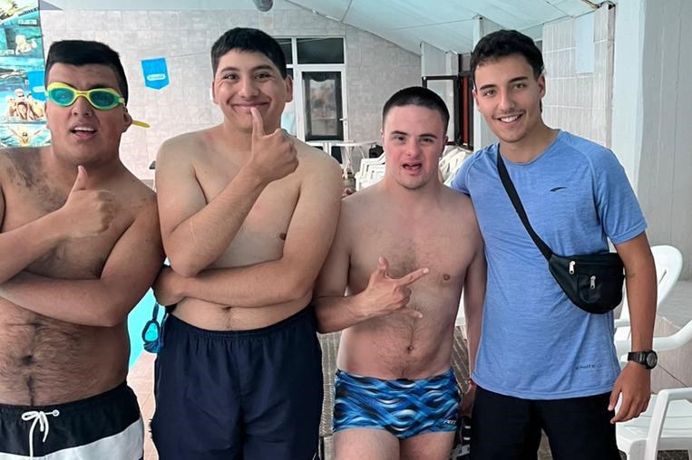 ÉXITOS DE LA ESCUELA DE DEPORTE ADAPTADO BALCARCE EN EL TORNEO NACIONAL DE NATACIÓN DE NECOCHEA