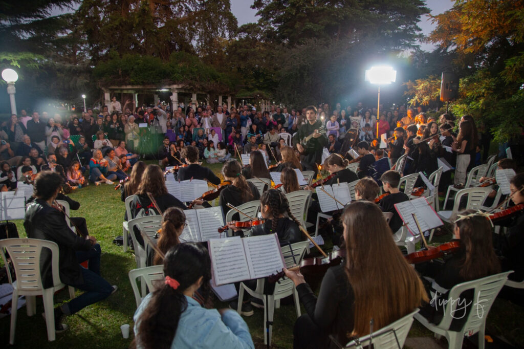 EXITOSO CONCIERTO DE FIN DE AÑO EN PLAZA LIBERTAD