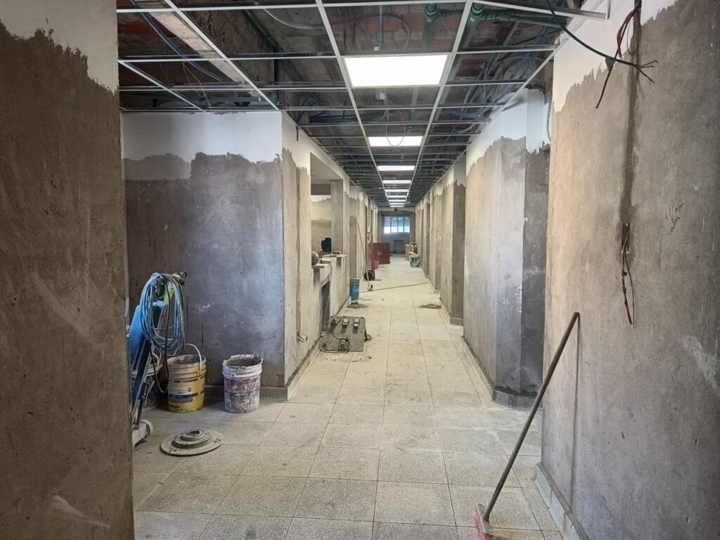 AVANZAN LOS TRABAJOS EN EL SEGUNDO PISO DEL HOSPITAL
