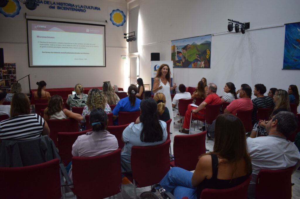 CHARLA POR LEY MICAELA PARA AGENTES DE SALUD