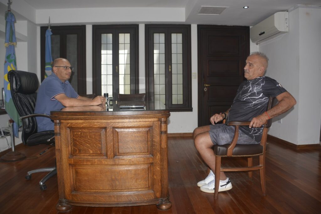 REINO RECIBIÓ A “PANCHO” RAGO, DIRECTOR DE LA ESCUELA DE DT