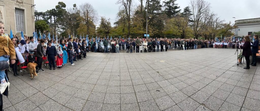 CONMEMORACIÓN DE LA REVOLUCIÓN: ACTO CENTRAL EN EL ATRIO DE LA IGLESIA SAN JOSÉ