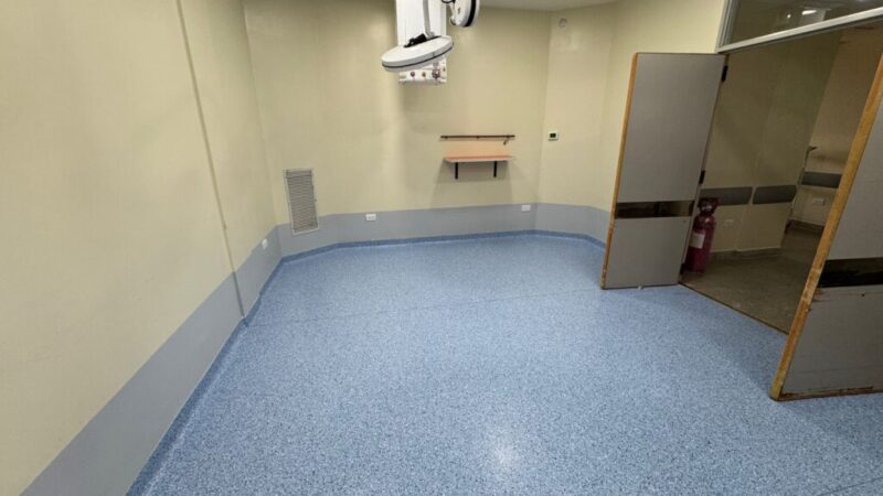 EL HOSPITAL MUNICIPAL DE BALCARCE RENUEVA LOS PISOS DE SUS QUIRÓFANOS PARA GARANTIZAR MAYOR SEGURIDAD Y CALIDAD SANITARIA