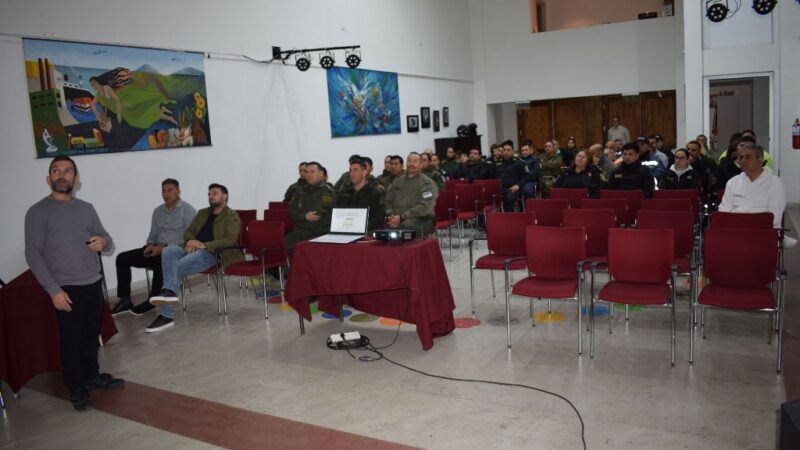 CAPACITACIÓN SOBRE SINALIC Y SEGURIDAD VIAL DESTINADA A PERSONAL DE TRÁNSITO Y FUERZAS DE SEGURIDAD