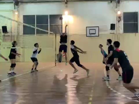 INTENSA ACTIVIDAD DE LA ESCUELA DE VOLEY