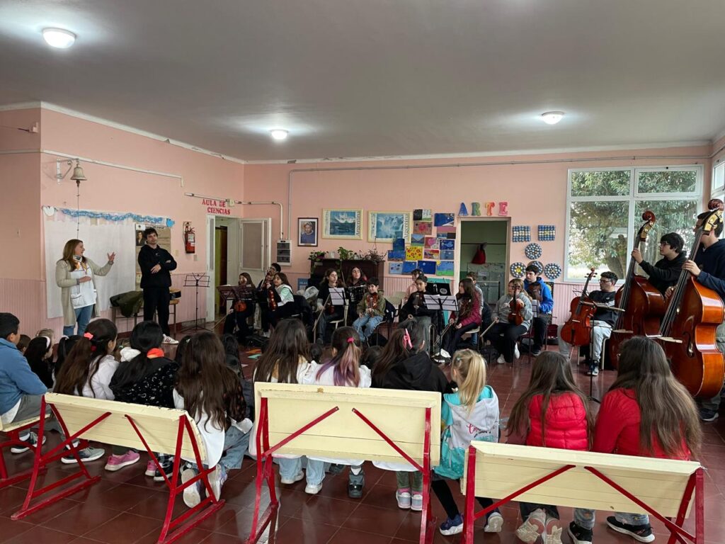 Concierto didáctico en escuela de Villa Laguna Brava