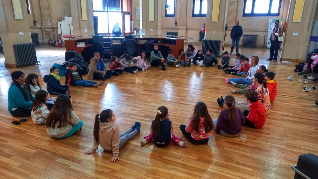 Intervención artística en el palacio municipal: “La metáfora como derecho”