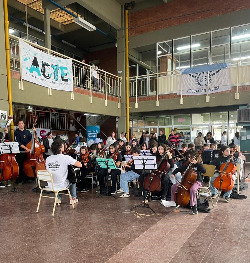 Orquesta escuela se presentó en la feria regional de ciencias