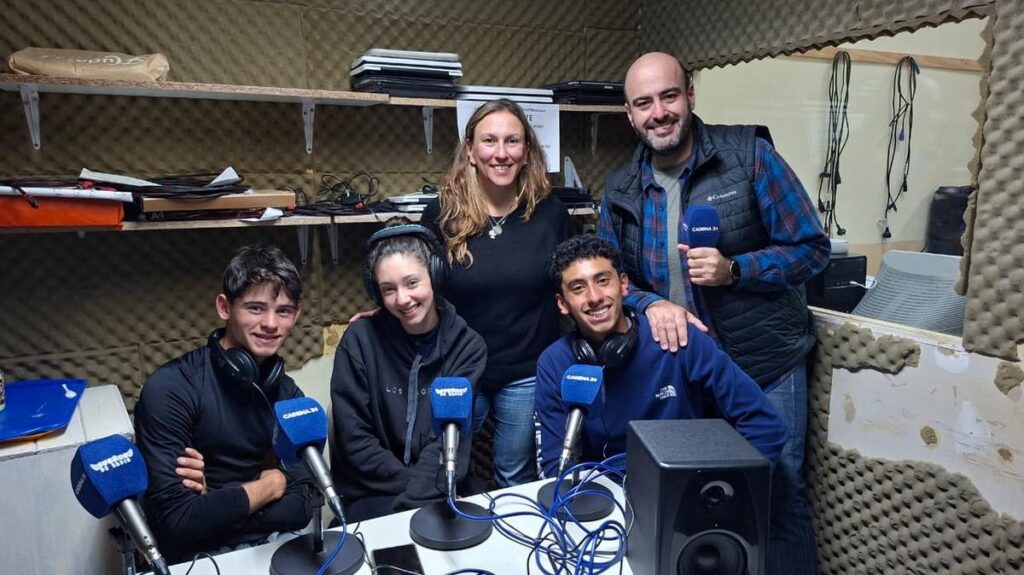 Docentes y alumnos de Napaleofú fueron premiados en «Sueños de Radio»