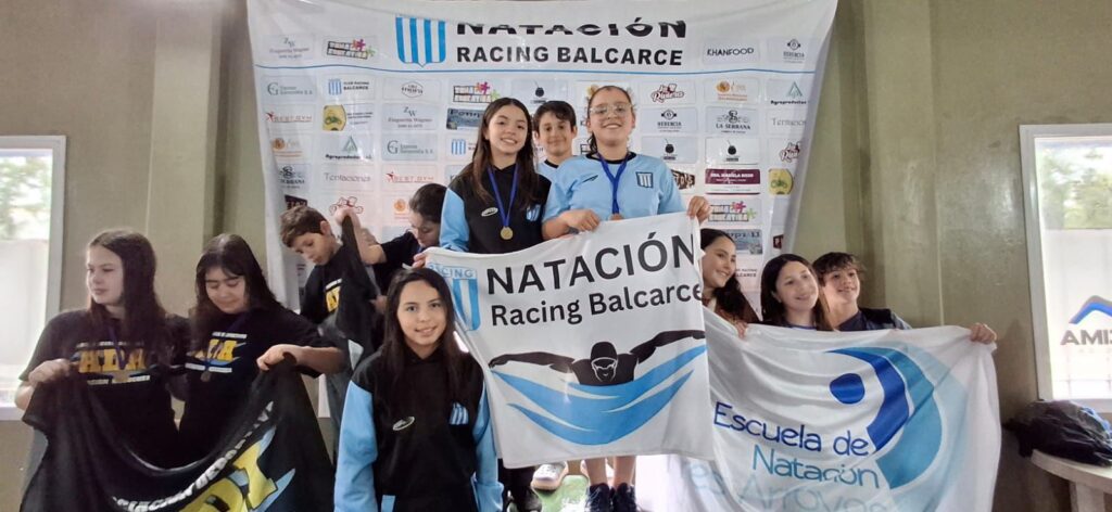 Varios podios para Racing en regional de natación