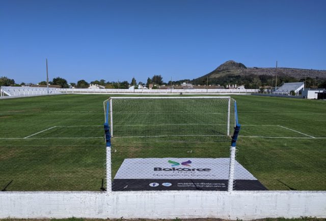 Descubrimiento de placa por el 60° aniversario del Estadio Municipal