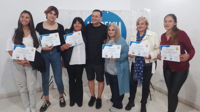 Destacan el acompañamiento municipal durante la entrega de certificaciones
