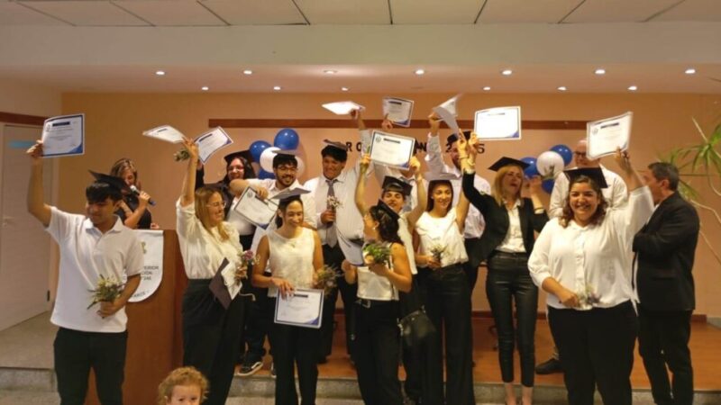 Entrega de certificados del ISFT Nº 246