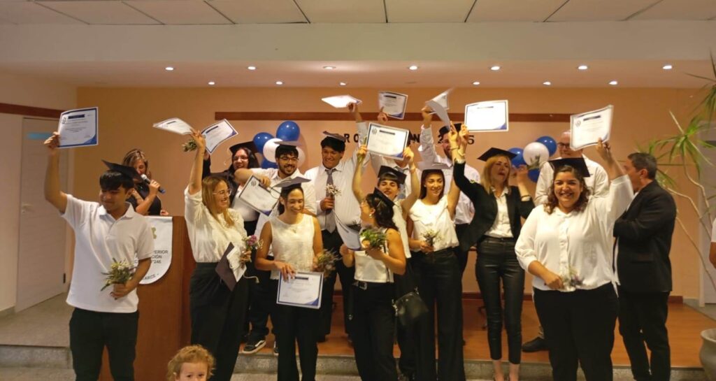 Entrega de certificados del ISFT Nº 246
