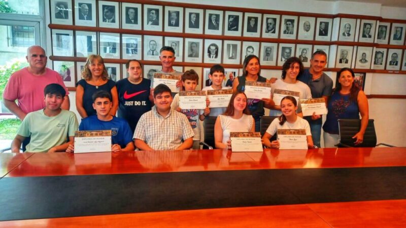 El intendente saludó y felicitó a deportistas destacados