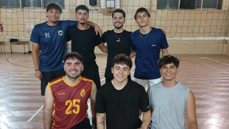 Torneo nocturno de vóley