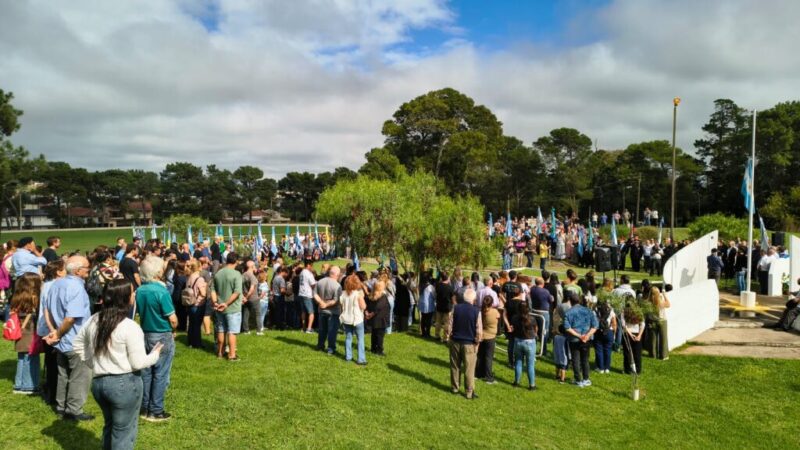 Malvinas vive en la memoria: Balcarce honró a sus héroes con emoción y compromiso eterno