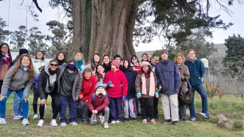 Caminata inclusiva en el geoparque Pun Antu