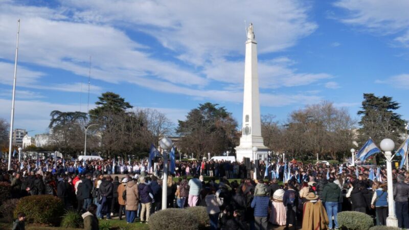 “Día de la Bandera”: Emotiva celebración patriótica  