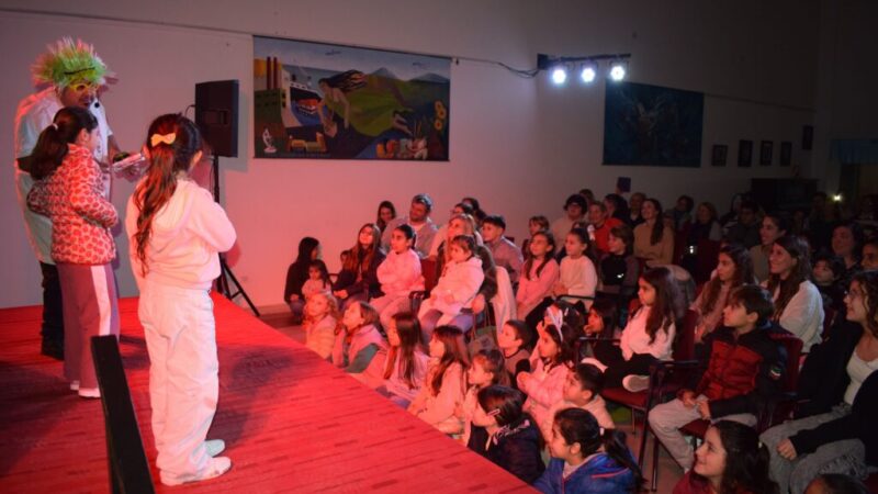 Exitosa presentación de «Improvisto» y hoy cine con «Lilo y Stitch»