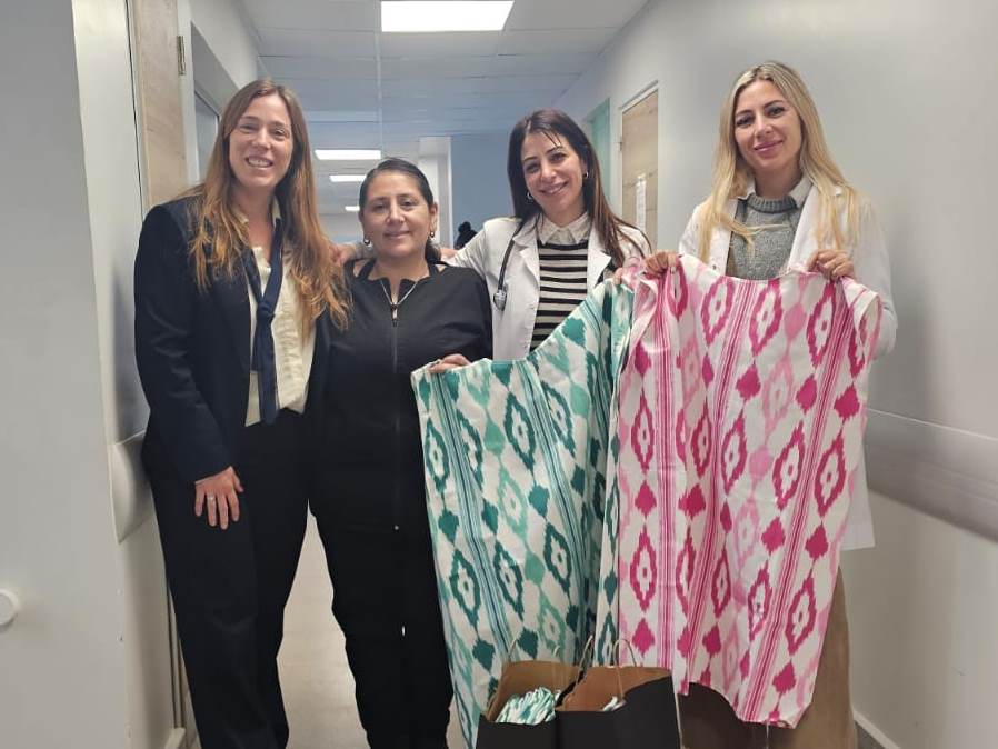 Donación de camisolines al Hospital Fossati